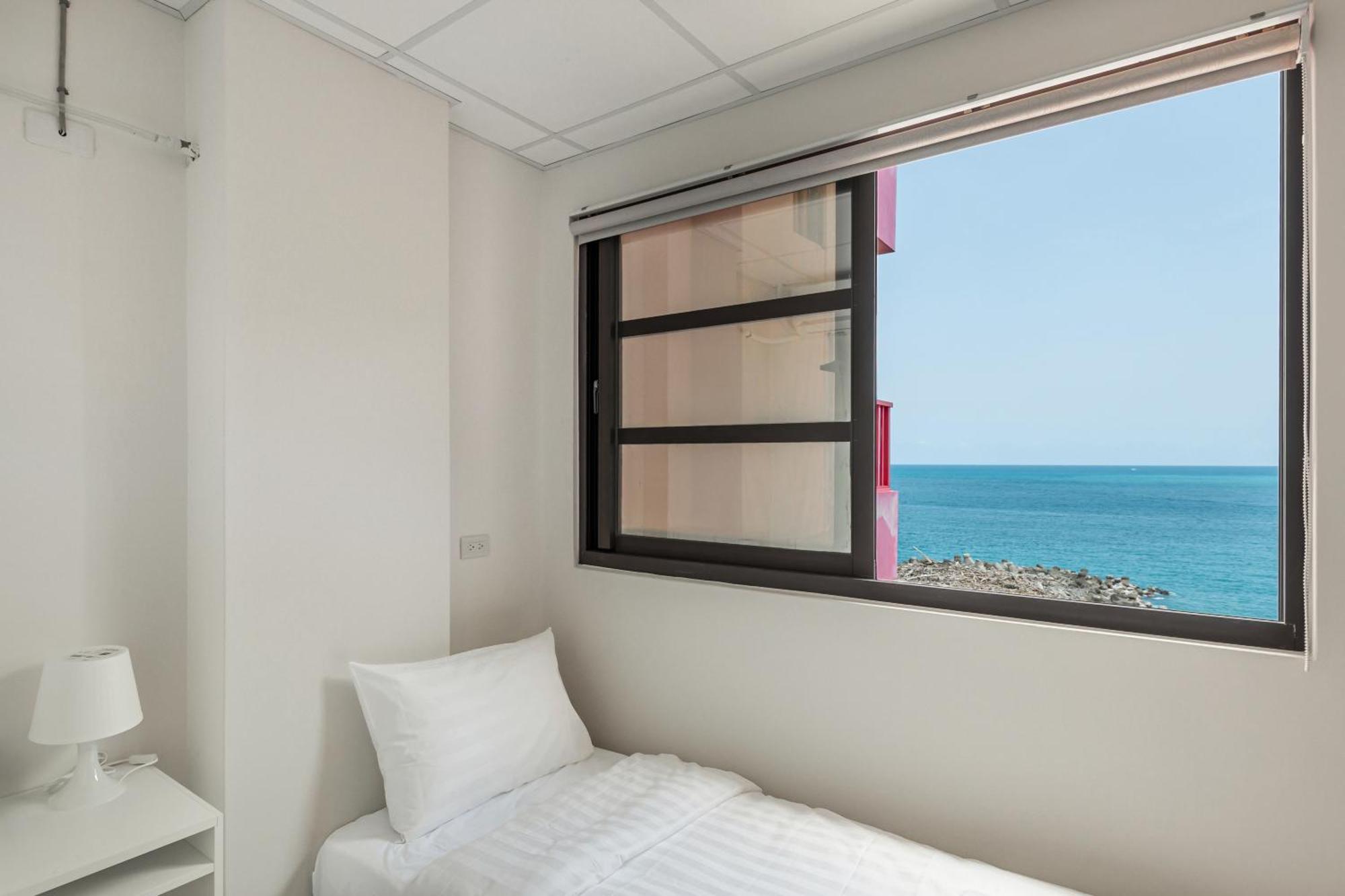 Unique Sea View B&B Hualien Extérieur photo